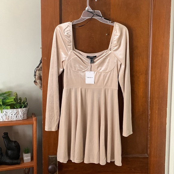 Brand new forever 21 champagne, velvet baby doll mini dress 😍😍😍 - Picture 1 of 14